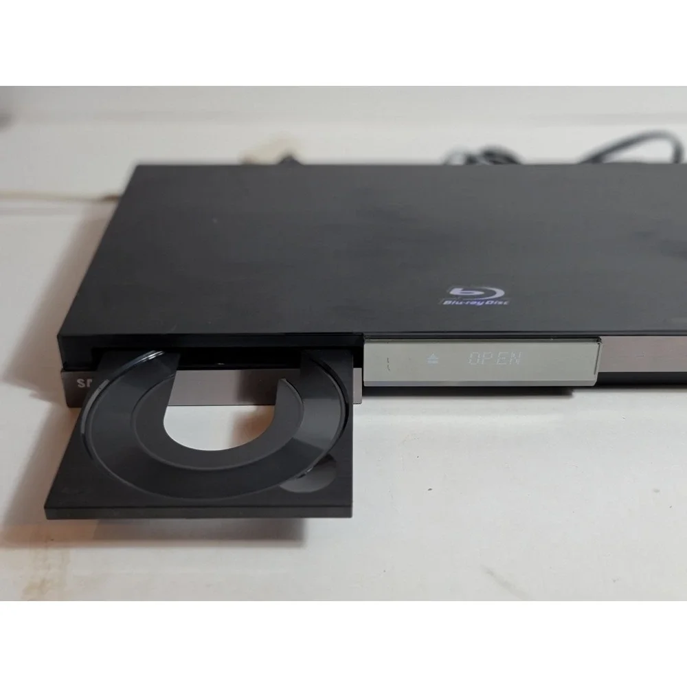 Samsung BDP-S3700, Blu-Ray DVD Player HDMI Movie Player No Remote Works Great